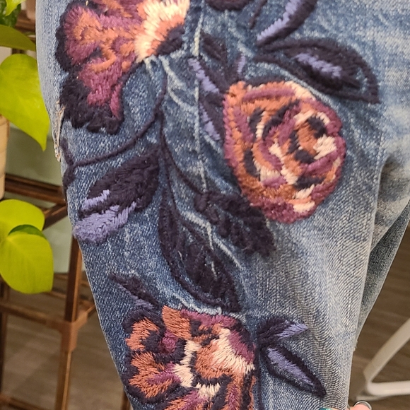 Abercrombie & Fitch Jeans - Picture 3 of 9